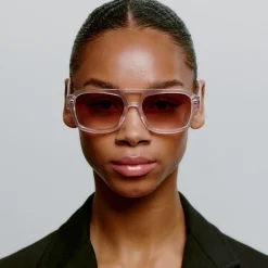 A. Kjærbede solbriller - Kaya galatic pink