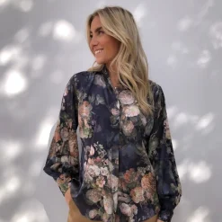 Karmamia Copenhagen skjorte - Cornelia indigo bloom