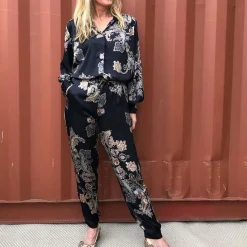 Karmamia Copenhagen skjorte - Noelle pearson paisley blue