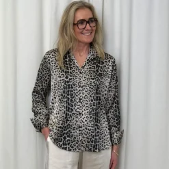 Karmamia Copenhagen skjorte - Joseph nude leopard