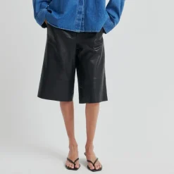 Second Female shorts - Letho Leather Long black