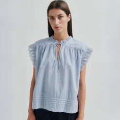 Second Female top - Laure light blue stripe