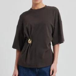 Second Female t-shirt - Enora Brooch chocolate torte