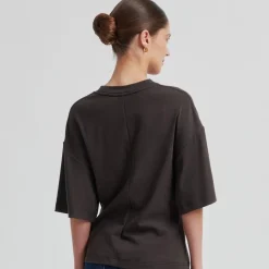 Second Female t-shirt - Enora Brooch chocolate torte