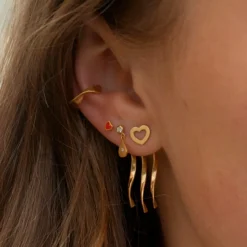 Stine A ørestik - 1181 petit love red heart enamel guldbelagt