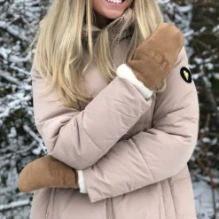 UGG luffer - Sheepskin Embroidered Mittens chestnut