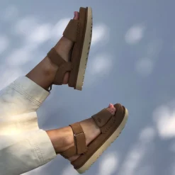 UGG sandaler - Goldenstar chestnut